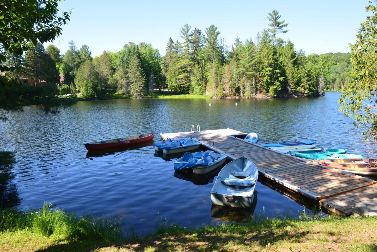 Hôtel et centre de villégiature du lac Carling Grenville-Sur-La-Rouge Extérieur photo